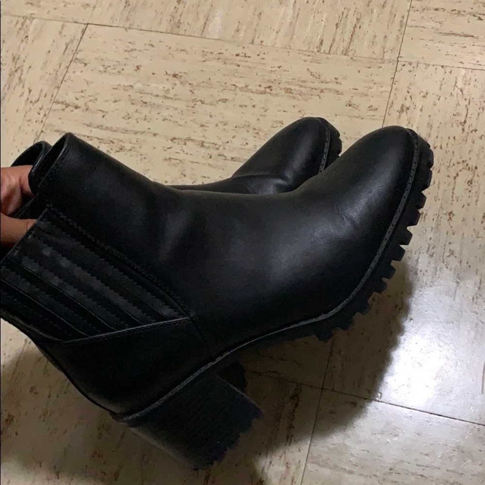 Zara Chelsea Boots heeled size 8